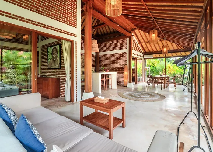 Villa Kampung Uma Dawa And *